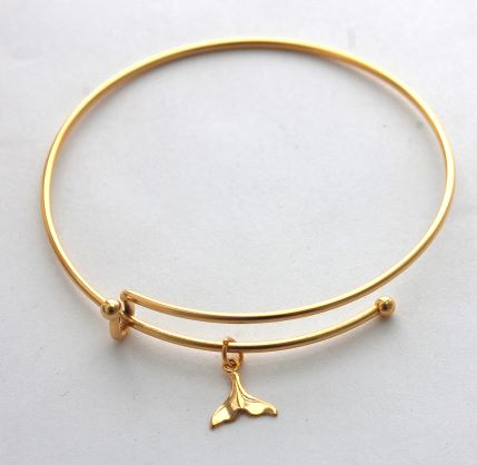 Whale Tail Charm Bracelet - gold